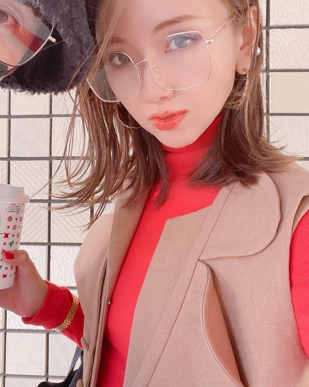 のインスタグラム：「New Glasses 👓  Gold & Black   UV400 @hiand_official   #HIAND#ハイアンド#めがね#だてめがね#紫外線対策」