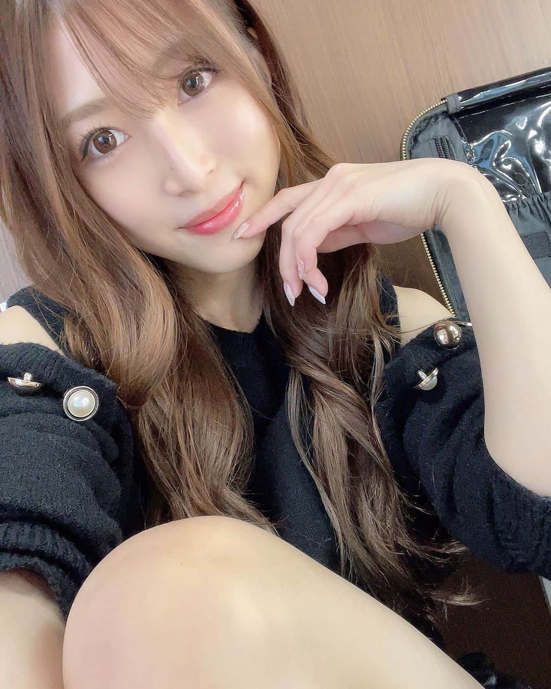 宇野栞菜（阿部栞菜）さんのインスタグラム写真 - (宇野栞菜（阿部栞菜）Instagram)「一緒にデートしてくれる？💓」12月4日 11時 ...