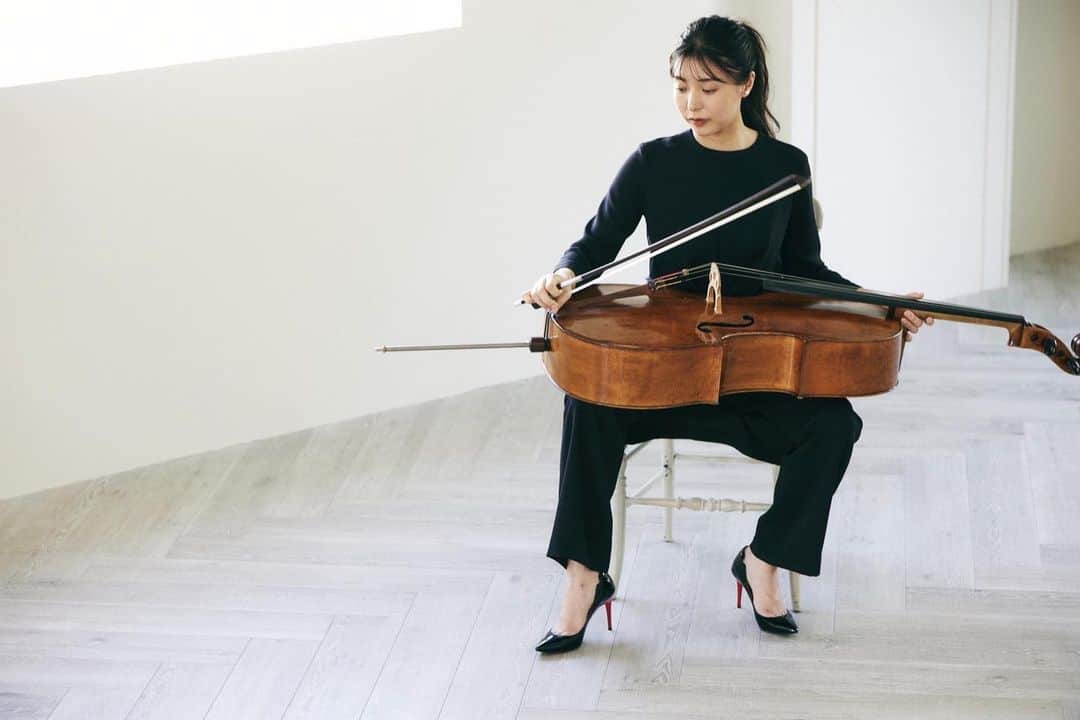 新倉瞳のインスタグラム：「Dress for Orchestra   阪急うめだ本店4階　　 イットコンテンポラリーにて  オーケストラのためのセットアップドレスもたくさんご用意しております🫡✨  14:00からは 特別演奏会&トークイベントをれなちょと♥️  阪急うめだ本店4階　　 イットコンテンポラリー 問)06-6313-7240」