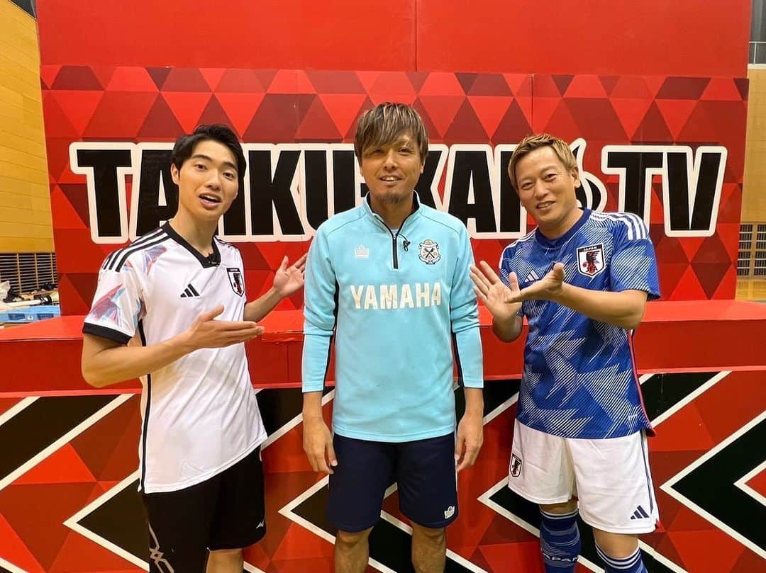 石橋遼大（四千頭身）のインスタグラム：「炎の体育会TVで サッカーのレジェンド代表選手たちにお会いできました ・ #遠藤保仁 選手 #松井大輔 選手 #駒野友一 選手 #本田圭佑? 選手 #皆さん誰かとしてるパス交換だけでわかる次元の違いでした #サッカー」