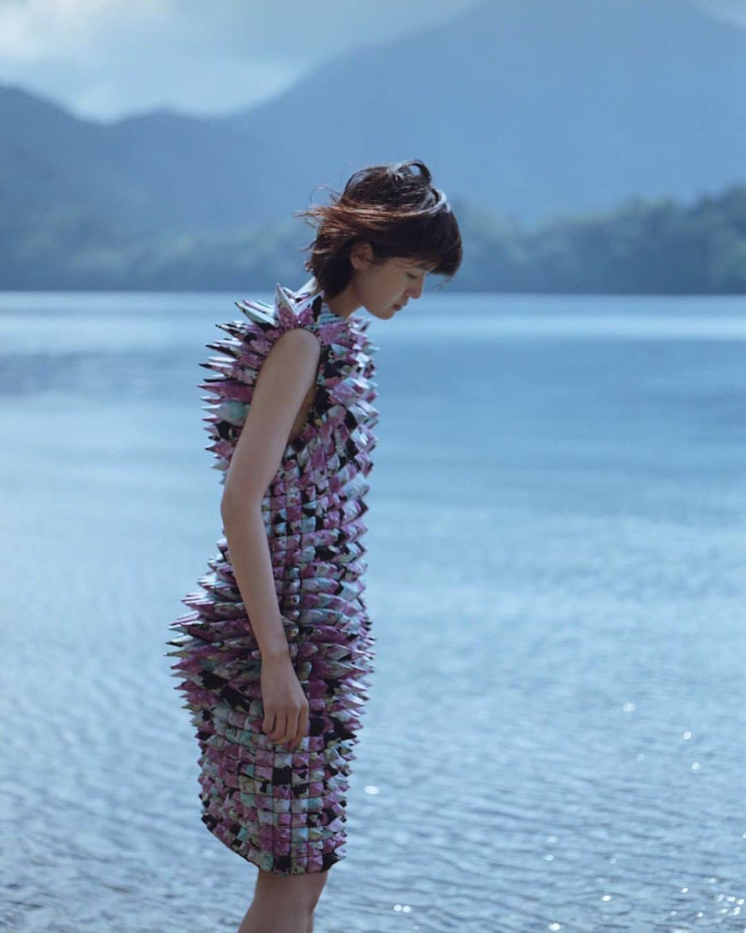 新井貴子のインスタグラム：「🪅  @lofficielsingapore」
