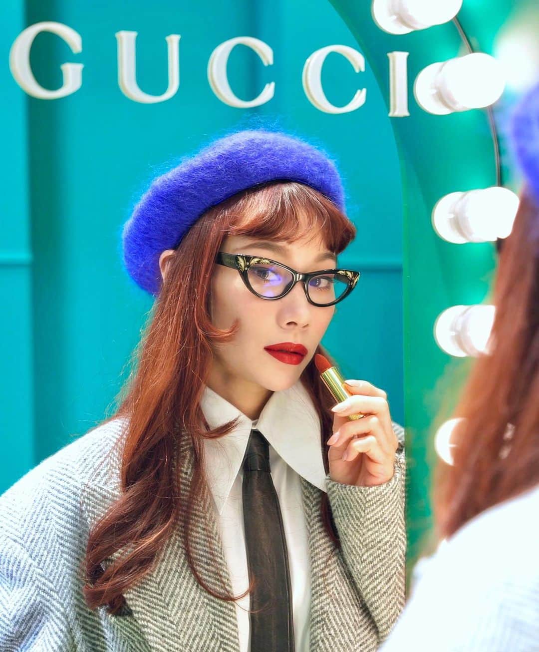 マドモアゼル・ユリアのインスタグラム：「🎄Gucci Beauty Wishes🎄  12/6まで伊勢丹新宿店で開催されているグッチビューティウィッシュに遊びに行ってきました🎄  グッチビューティのホリデーシーズン限定のメイクアップアイテムやフレグランスコフレが沢山並んでいてかわいいお店でした🥰  グッチビューティーはパッケージもかわいいからギフトにもピッタリ ！私はクッションファンデがとってもお気に入りです🎁🎄  プロダクトは一部のグッチショップと公式オンラインショップ、伊勢丹のフレグランスカウンターなどでも発売しているそうです💄  @guccibeauty @gucci #GucciBeauty #gucci #GucciBeautyWishes #ad」
