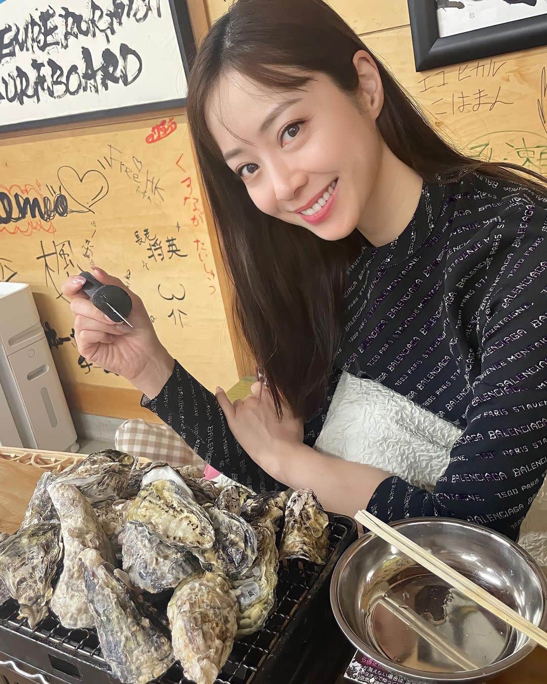 白田久子のインスタグラム：「Day Off 高知の地牡蠣。私1人でこれだけ食べました🔥 挑戦者求むw #高知牡蠣 #高知子育て #年子ママ」