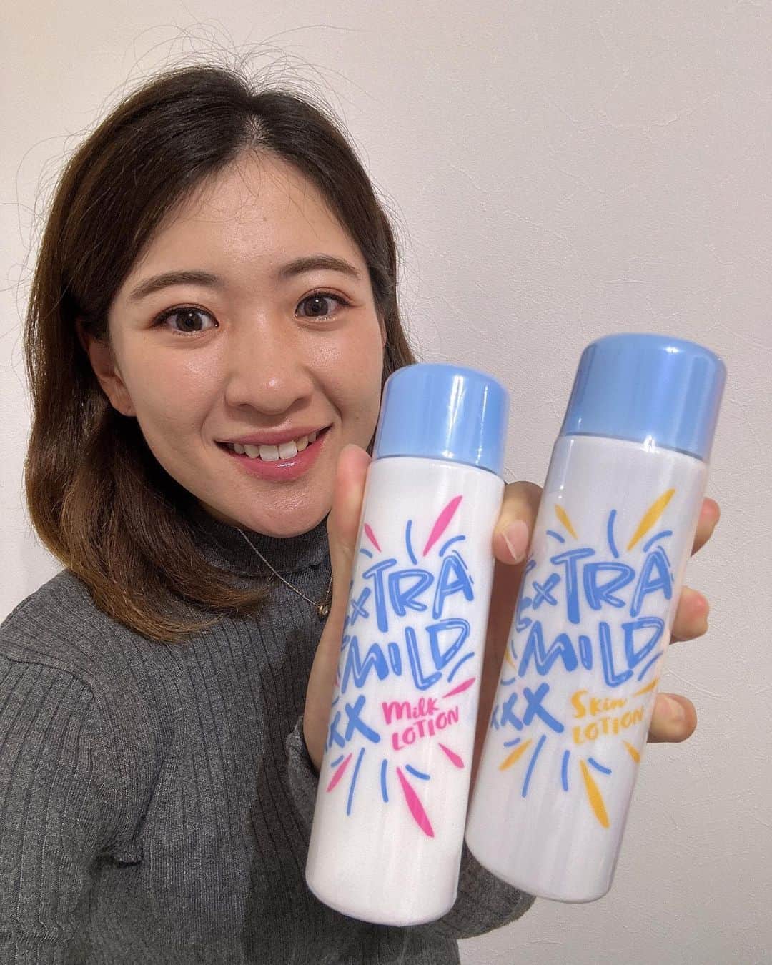 永井花奈のインスタグラム：「私のお気に入り︎💕︎ 敏感肌でも安心して使える「ニュースキン エクストラマイルド」。 乾燥した肌でもヒリヒリしないで 肌に優しく保湿感が続くのが、うれしいです💛 来週発売するお得な30%増量 限定ボトルセットなら、乾燥などが特に気になるこの季節にたっぷりと使えて POPなデザインもかわいいですね🥰  #エクストラマイルド #敏感肌 #スキンケア #肌ケア #コスメ #コスメ紹介 #おすすめコスメ #ニュースキン #nuskin @nuskin_japan」
