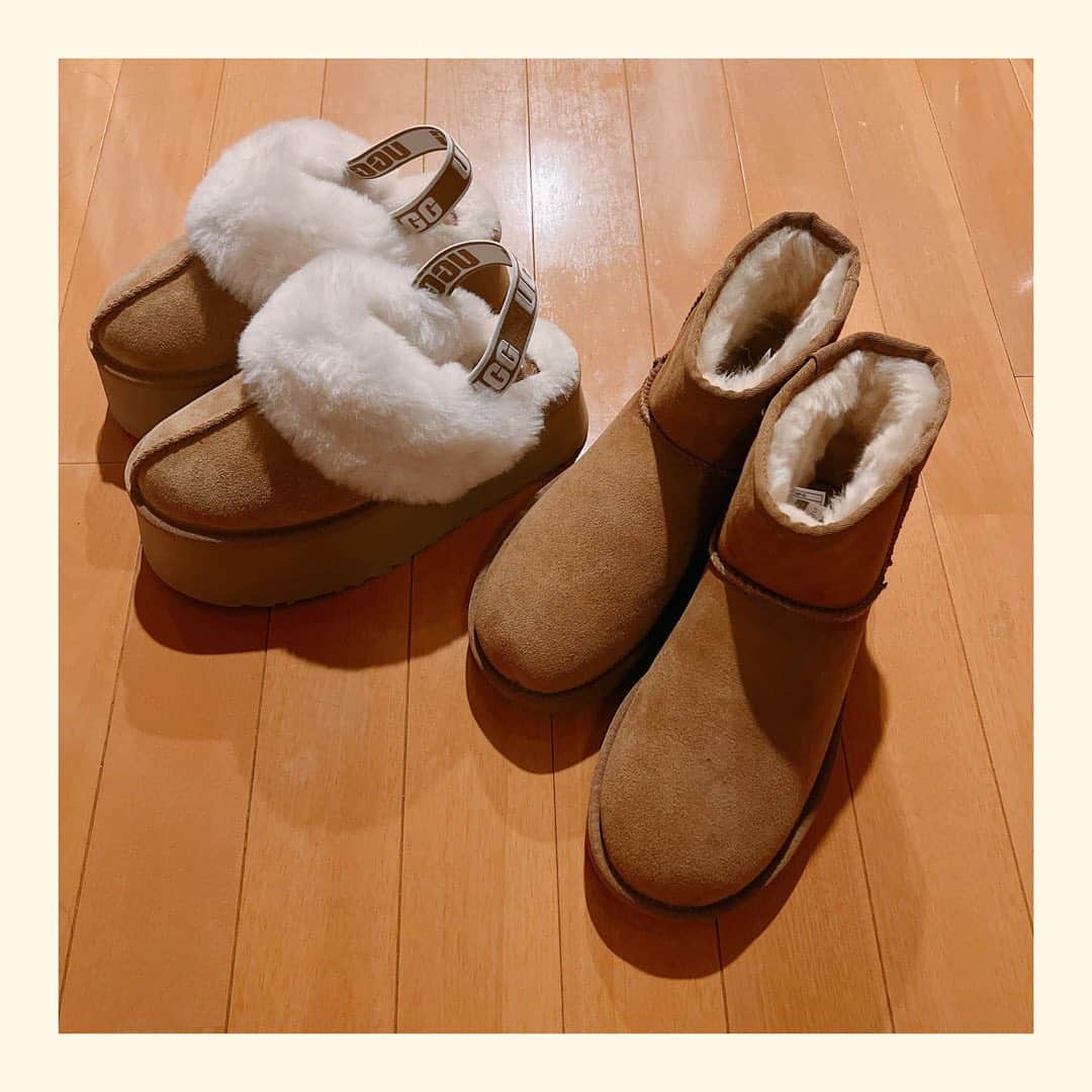 さくまみおのインスタグラム：「今年もいっぱい頑張った自分へのクリスマスプレゼントᕙ( ˙-˙ )ᕗ🎁!!! 色とかモコモコ具合とか一目惚れでした😍😍😍 みんなは何買う？  👢@ugg   #ugg #uggboots #uggsandals  #クリスマスプレゼント #ありがとうワイサンタ」