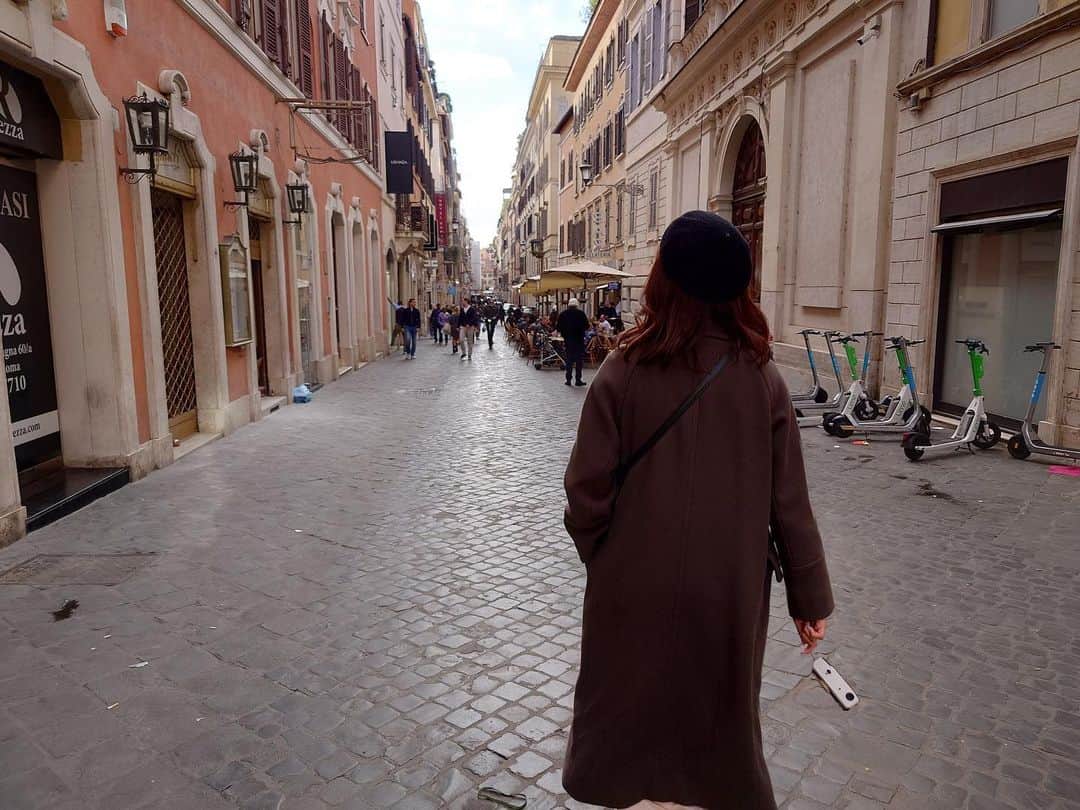 村上なつみのインスタグラム：「ローマはほとんど徒歩移動 歩くのも楽しい  #rome #romeitaly  #ローマ #ローマ旅行 #イタリア #卒業旅行」