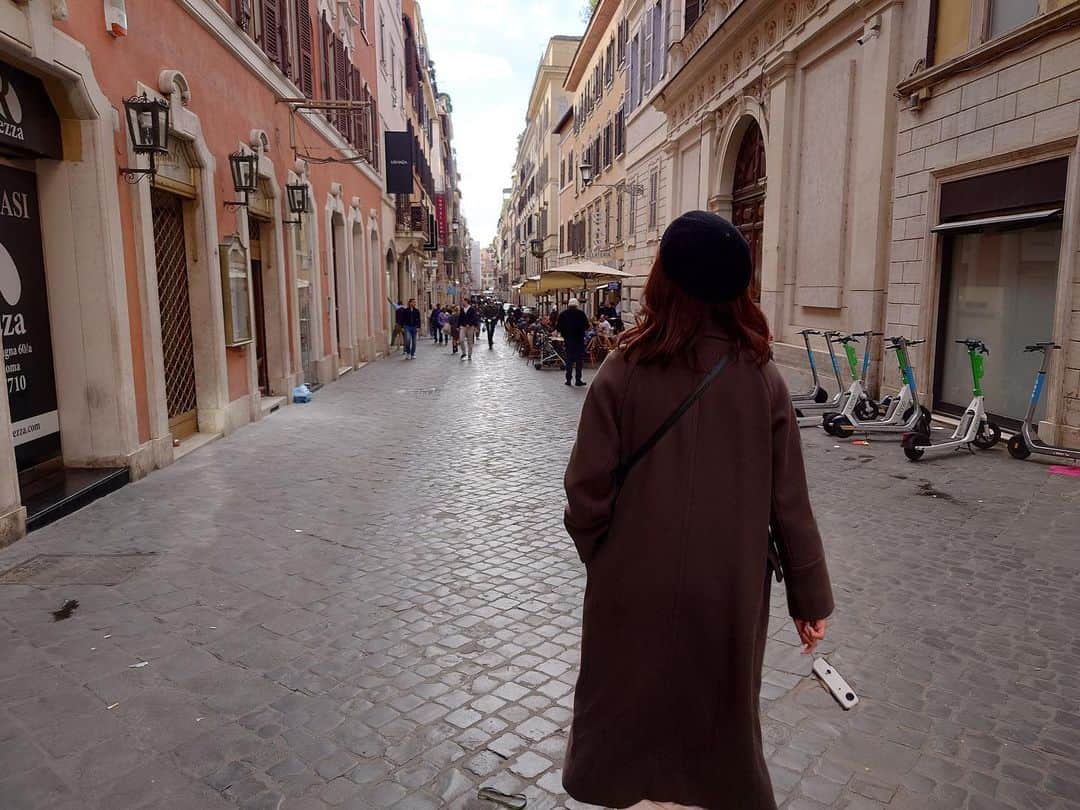 村上なつみのインスタグラム：「ローマはほとんど徒歩移動 歩くのも楽しい  #rome #romeitaly  #ローマ #ローマ旅行 #イタリア #卒業旅行」