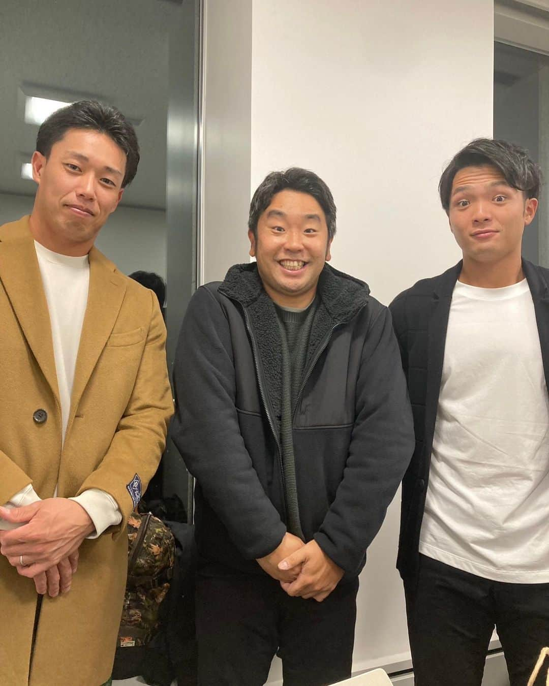 加藤翔平のインスタグラム：「トークイベントに来てくださった皆様、ありがとうございました！ 1部・2部ともに満席で、たくさんの方に来て頂き本当にありがたいです！  差し入れ等もありがとうございました🙇‍♂️ いつも申し訳ないです💦  また来年、チームも個人も良い結果を残して開催できるように頑張ります✌️」