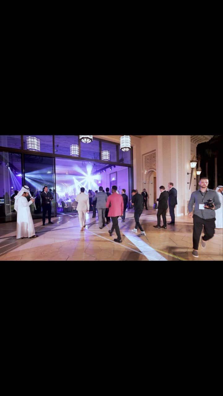 のインスタグラム：「The Gala des Étoiles by @amsak.donation - First edition in Dubaï . Thank you all for your presence and your generosity in favor of the Amsak project 🖐️🤚🏻✋🏽✋🏾✋🏿🌍 #AmsakFamily  Key Partners :  @dubaisc  @noordubai  @emiratesauction   Sponsors :  @bostani  @wallaceand.co   #charitygala #auction  #football #charity #charityevent  #dubai #worldcup #uae #amsak #footballplayers #soccer」