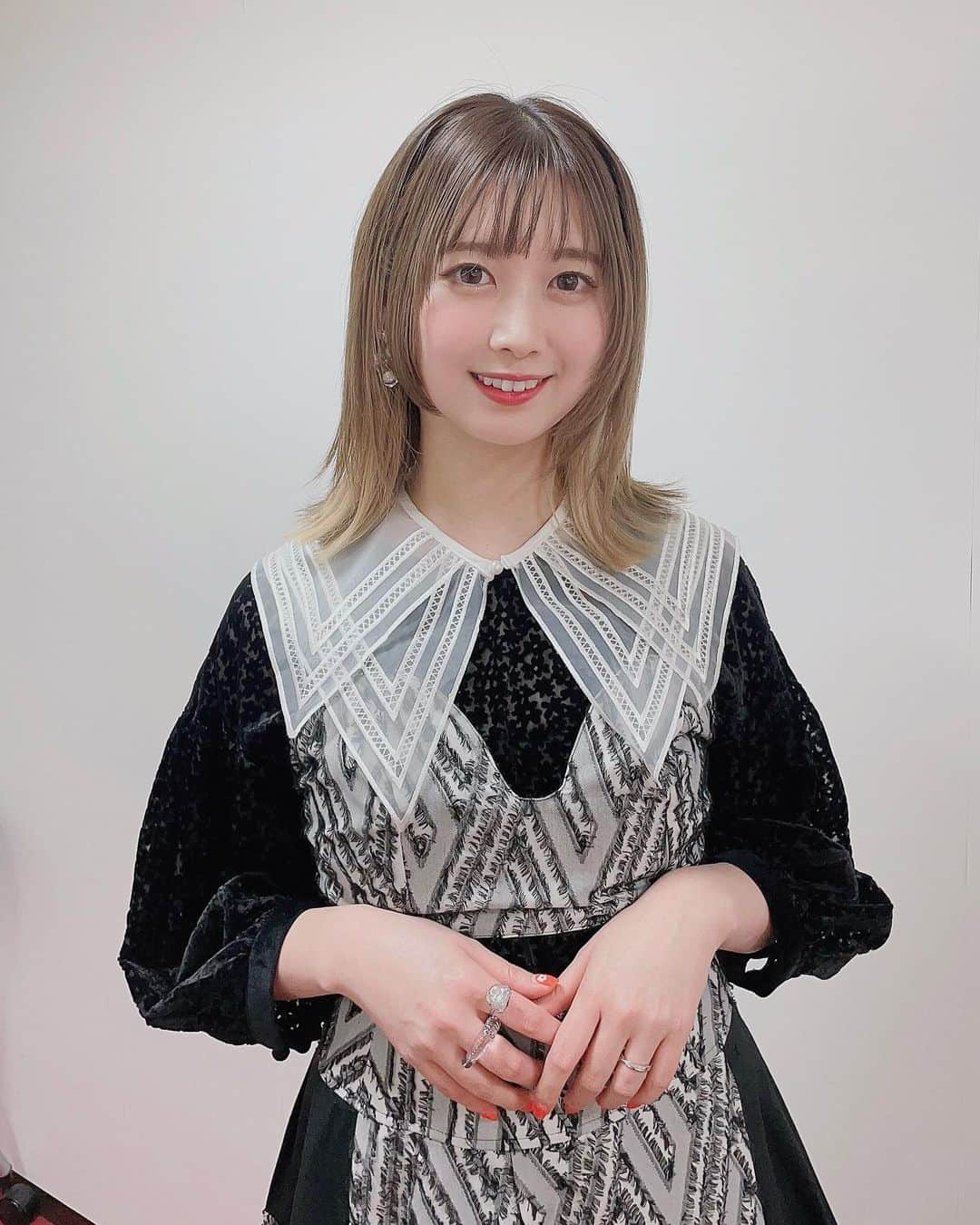 いとくとらさんのインスタグラム写真 - (いとくとらInstagram)「⠀ 🖤⠀ ⠀ 本日23時半からAbemaにて配信される⠀ 恋愛トーク ...