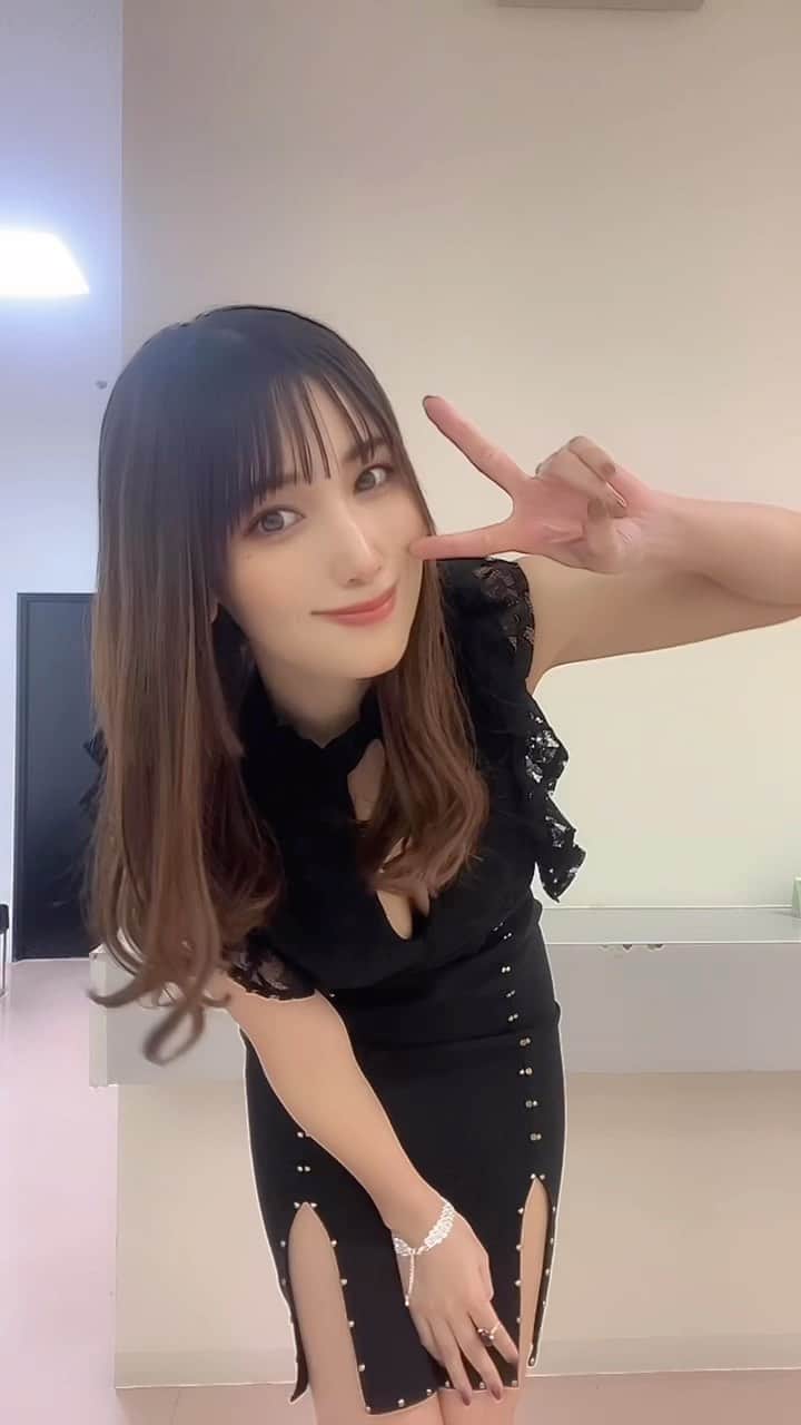 小島みゆのインスタグラム：「今回もブレイキングダウン6.5の インタビュアーをさせて頂きました‼︎ 後日、試合後インタビューが アップされます！  みんなは試合観たかな？😎  映画スラダンの影響のBGM  #BreakingDown6_5 #ブレイキングダウン」