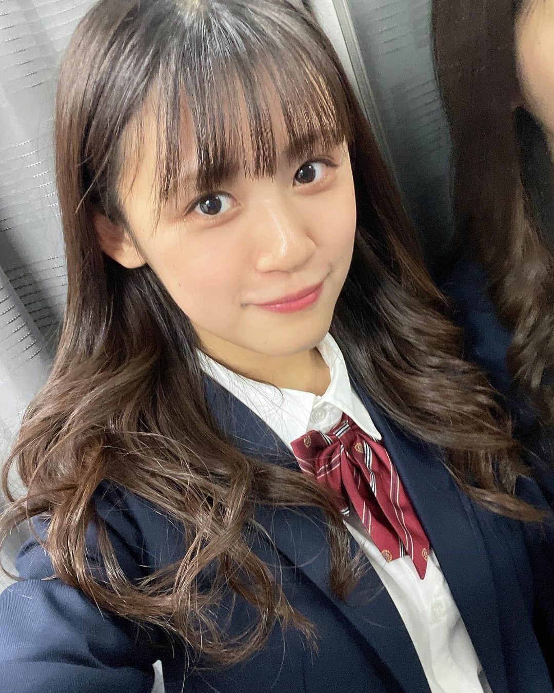 中川美音のインスタグラム：「♪  冬色の銀花 ご観劇いただきましてありがとうございます！  約1年前同じステージに立ちました。 役は変わりましたが また帰ってくることができて嬉しいです。  誰一人欠けることなく千秋楽までやり切れたことが何よりも嬉しいです！  いっぱい走って いっぱい頭を使って もうヘトヘトです。  沢山お姉さんがいたので 甘えまくりました笑 あとめちゃくちゃ勉強になりました！  色んな方に支えてもらいすぎるくらい 支えていただき 無事終えることができました！ ありがとうございます！！  皆さん大好きです！  日ノ本輝/中川美音  #冬色の銀花2022」