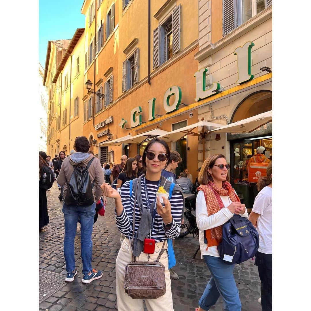 ジョン・ジェウンさんのインスタグラム写真 - (ジョン・ジェウンInstagram)「. Gelato  #giolitti  #gelato #rome  #italy」12月5日 0時57分 - jaeeunchung__