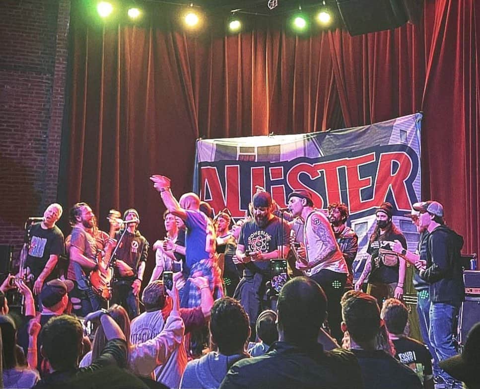 スコット・マーフィーのインスタグラム：「We are all Allister… Thanks for helping us out Pittsburgh! Last show of the year tonight in Cleveland!  #allister  📸 @chemistphotography」