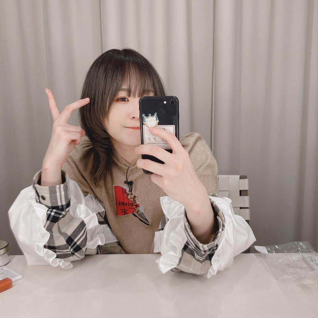 三田麻央のインスタグラム：「✌️😷」