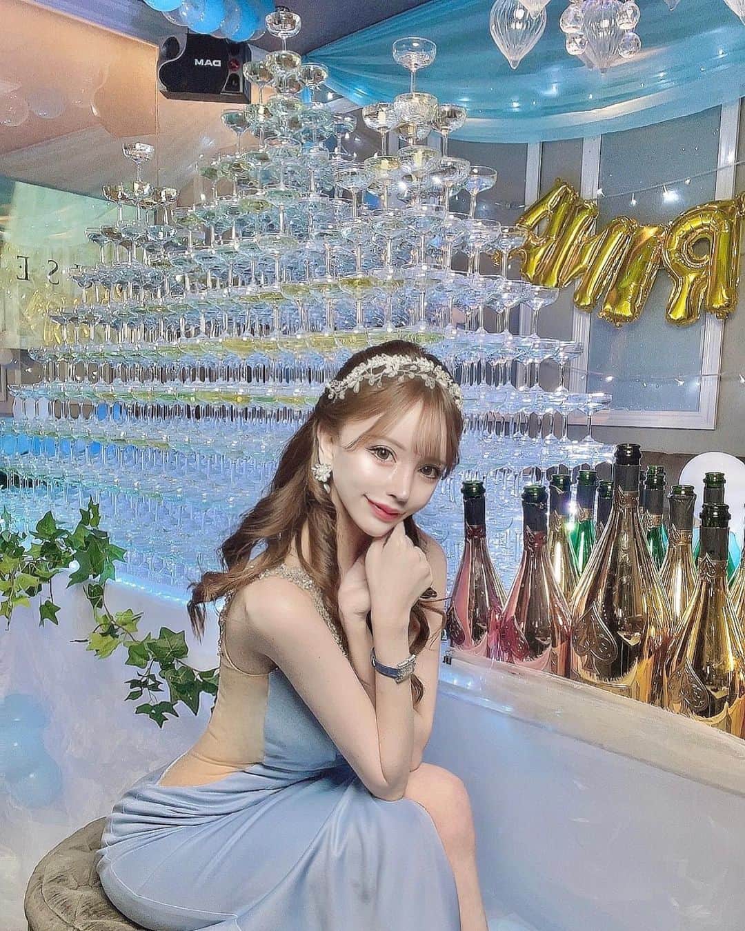 えりなのインスタグラム：「. アルマンドタワー🐻‍❄️💎  お誕生日たくさんの方に お祝いしていただきました🌸  皆さまのおかげです。  幸せなお誕生日を、 ありがとうございました❤︎  1番は拓也くん。 本当にありがとう😭 @takuya_046」