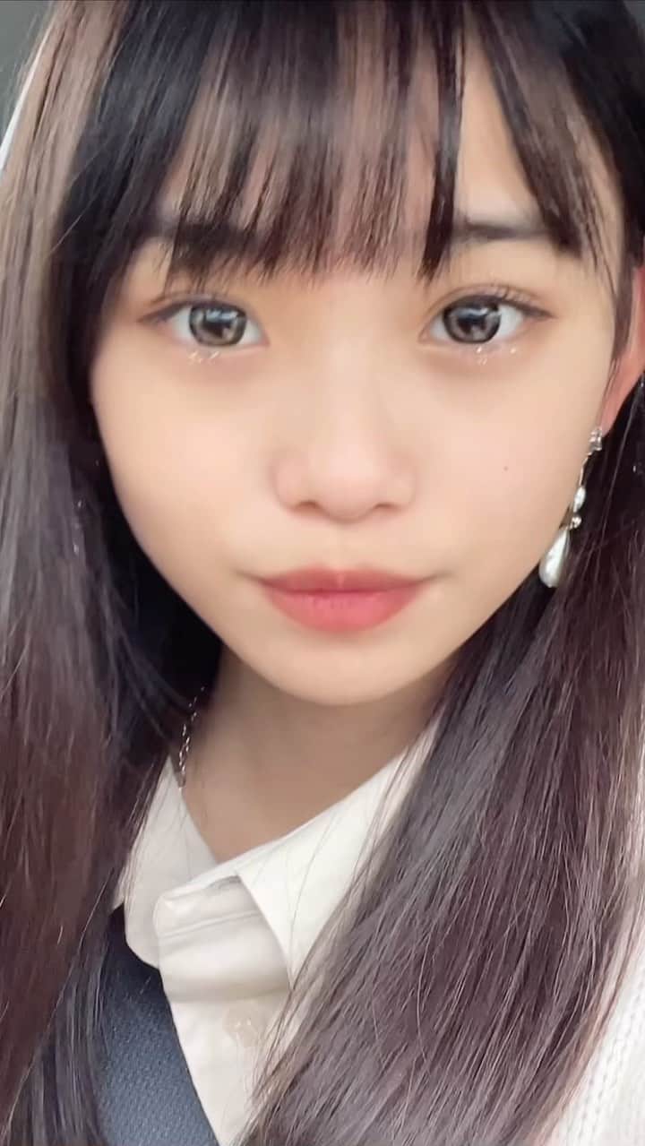 松本麗世さんのインスタグラム動画 - (松本麗世Instagram)「リクエスト曲を車の中で🚗³₃ 絶賛矯正中！なんで青なんだろう？ 今日は ...