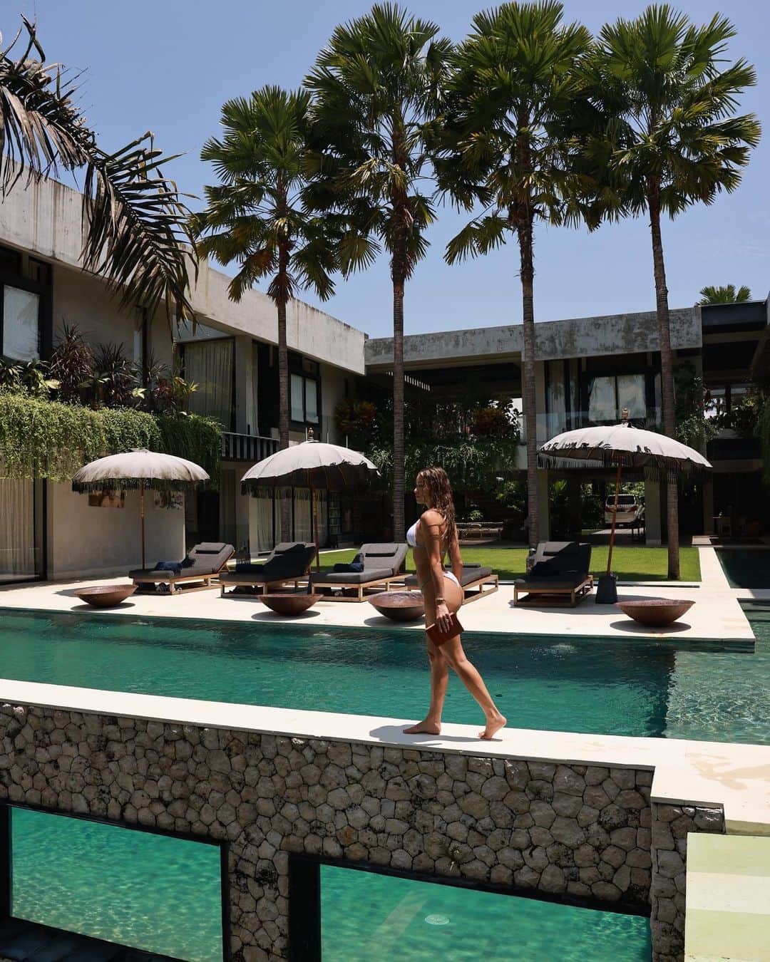 Cindy Pradoのインスタグラム：「Take me back to Bali 🌴 PS: they get better as you scroll 📸 @ladylike」