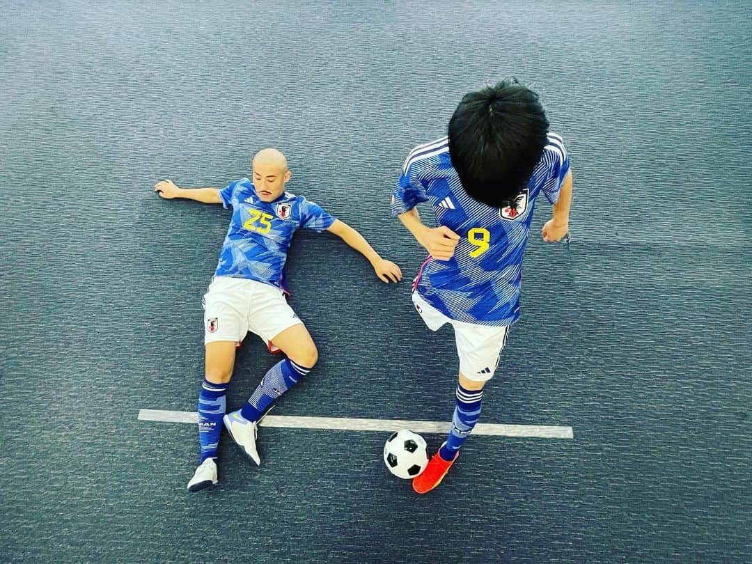 アモーレ橋本さんのインスタグラム写真 - (アモーレ橋本Instagram)「#サッカー日本代表   #カタールW杯  #スペイン戦 #三笘薫   選手 「#1ミリの奇跡」  #ものまねブルー #MONOMANEBLUE #前田大然  選手 #VAR #前田大自然」12月5日 15時02分 - bravo_hashimoto