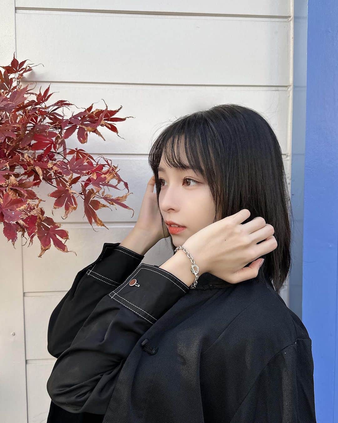 のインスタグラム：「昨日は久々にイベントでみんなに会えたので 今すごくパワーやアイデアに満ち溢れています。  さてここで問題です。 このコーデの時の私のお気に入りポイントはどこでしょうか！  @dutt_jewelry_official   #ootd #fashion #冬コーデ」