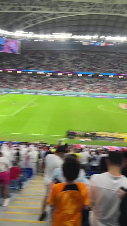 ロバート・アーンショウのインスタグラム：「Japan v Croatia Penalties ⚽️🏟️ 🏆🏆🏆  #japan v #croatia  #worldcup」