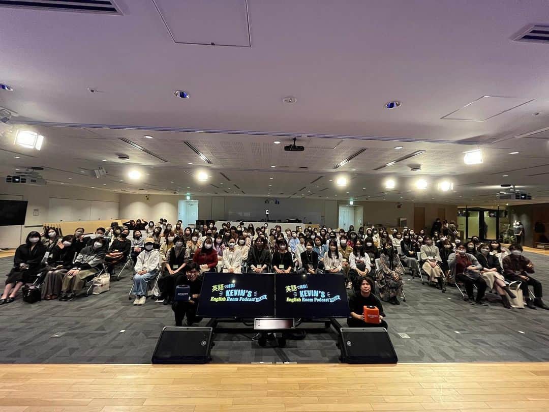 ケビンのインスタグラム：「10月に開催したPodcast公開収録の集合写真です！」