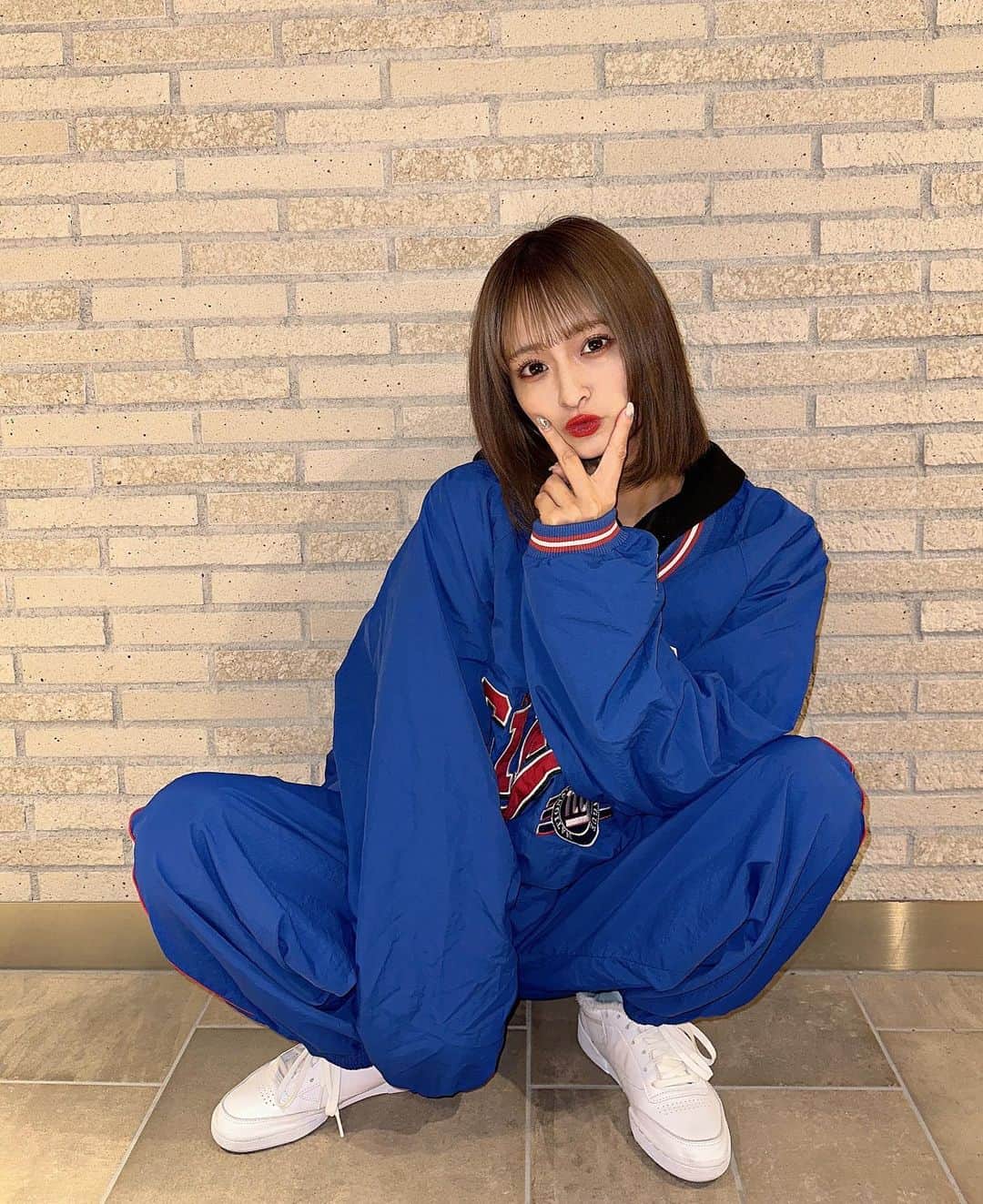 清水里香のインスタグラム：「⁡ ⁡ ブラボー！🇯🇵 ⁡ ⁡ ⁡ ⁡ ⁡ たまたま今日の私服が ちょっとだけサポーターみたいな 色味だった😋💙 今日の試合もリアルタイムで見ます！ みんなで日本応援しようね🇯🇵🔥」