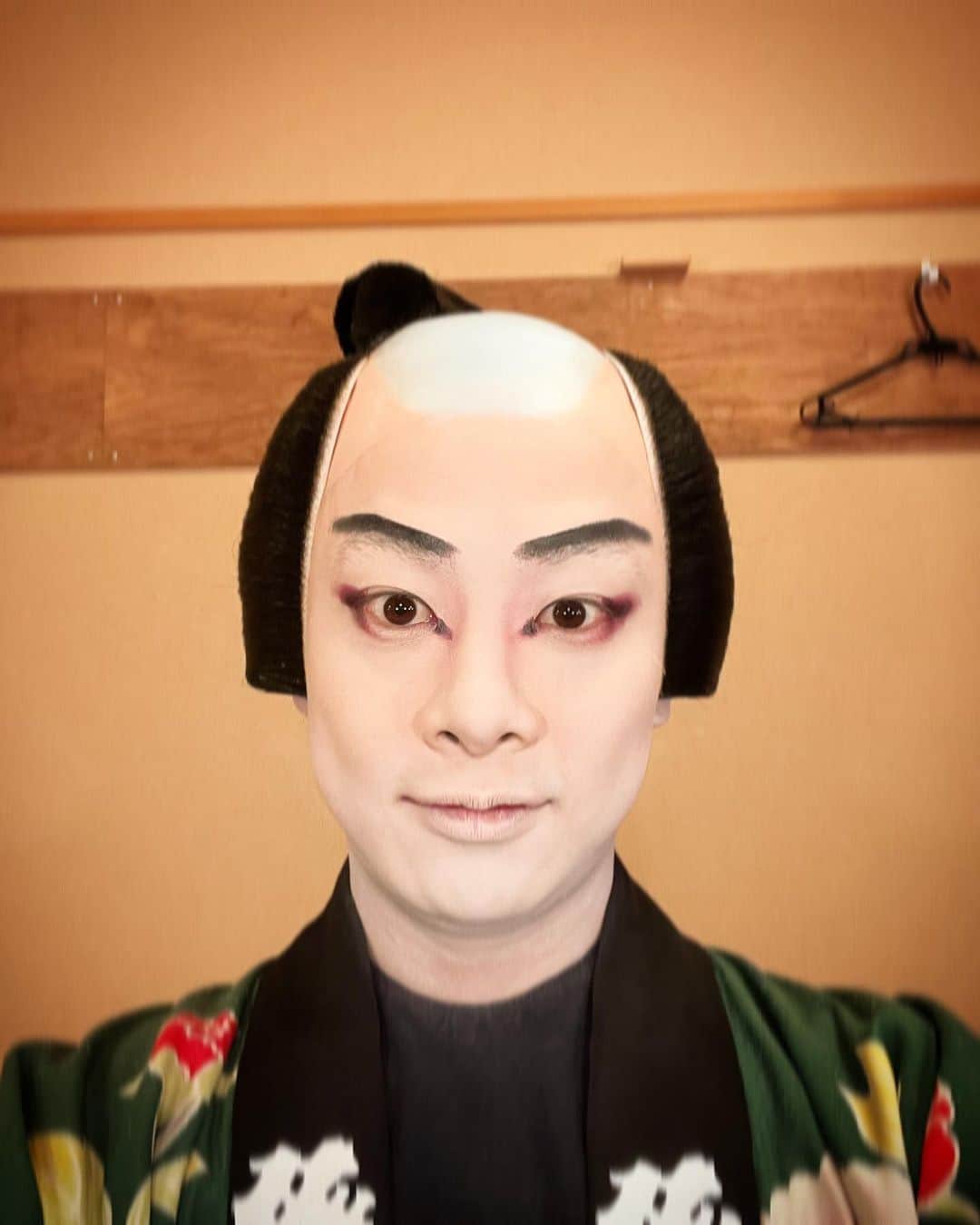 中村種之助のインスタグラム：「. 復帰 . 先月は休演致しまして、ご心配おかけしました。 回復して今日の初日から復帰しました。 皆様もご自愛下さい。 今月もよろしくお願いします。 . #種之助 写真は先月のです。。。」
