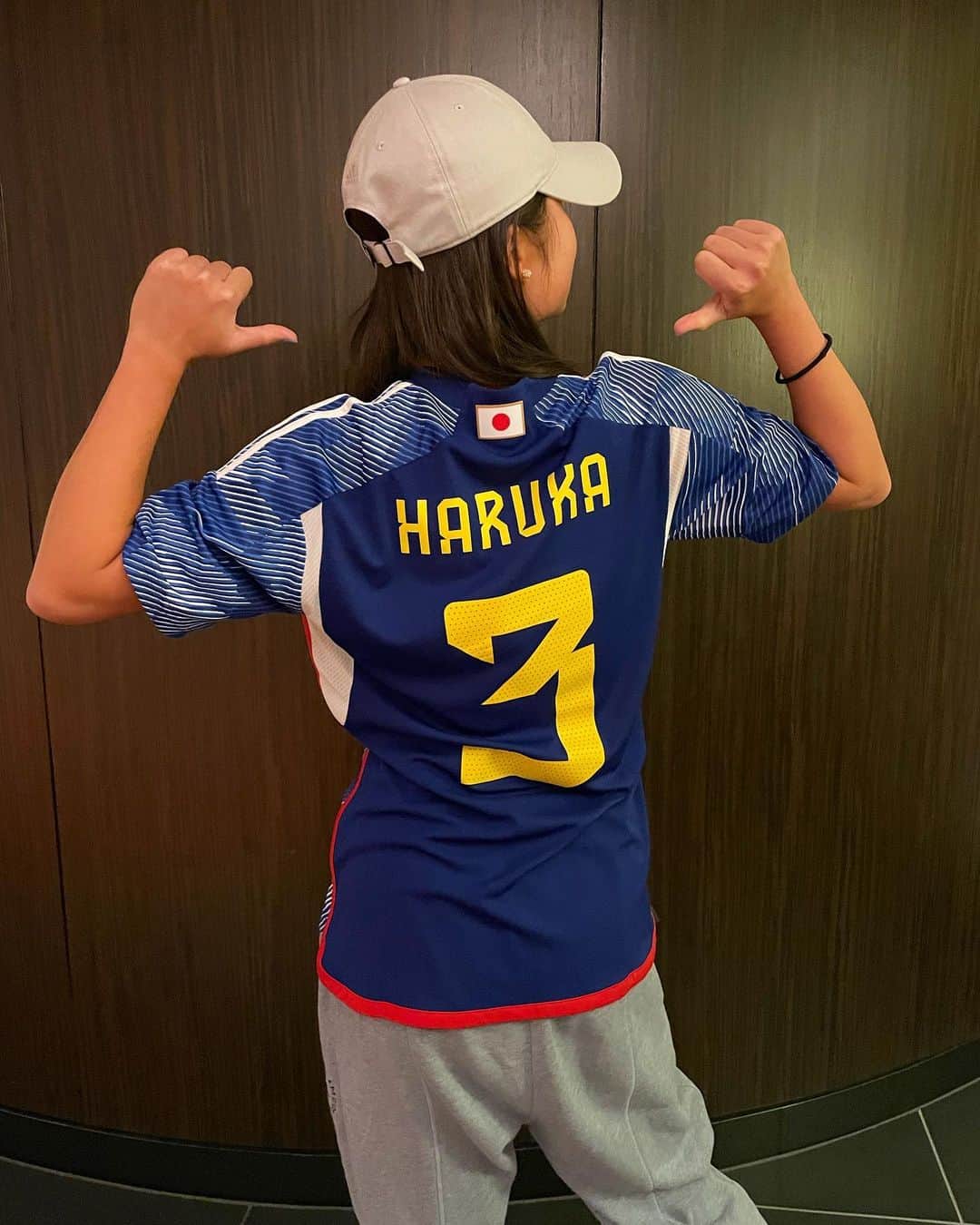 森田遥のインスタグラム：「さあ！みんなで応援しよう！⚽️ サッカー日本代表応援してます📣🇯🇵 . . . #impossibleisnothing  #日本を歓喜で染めろ  @adidastokyo」