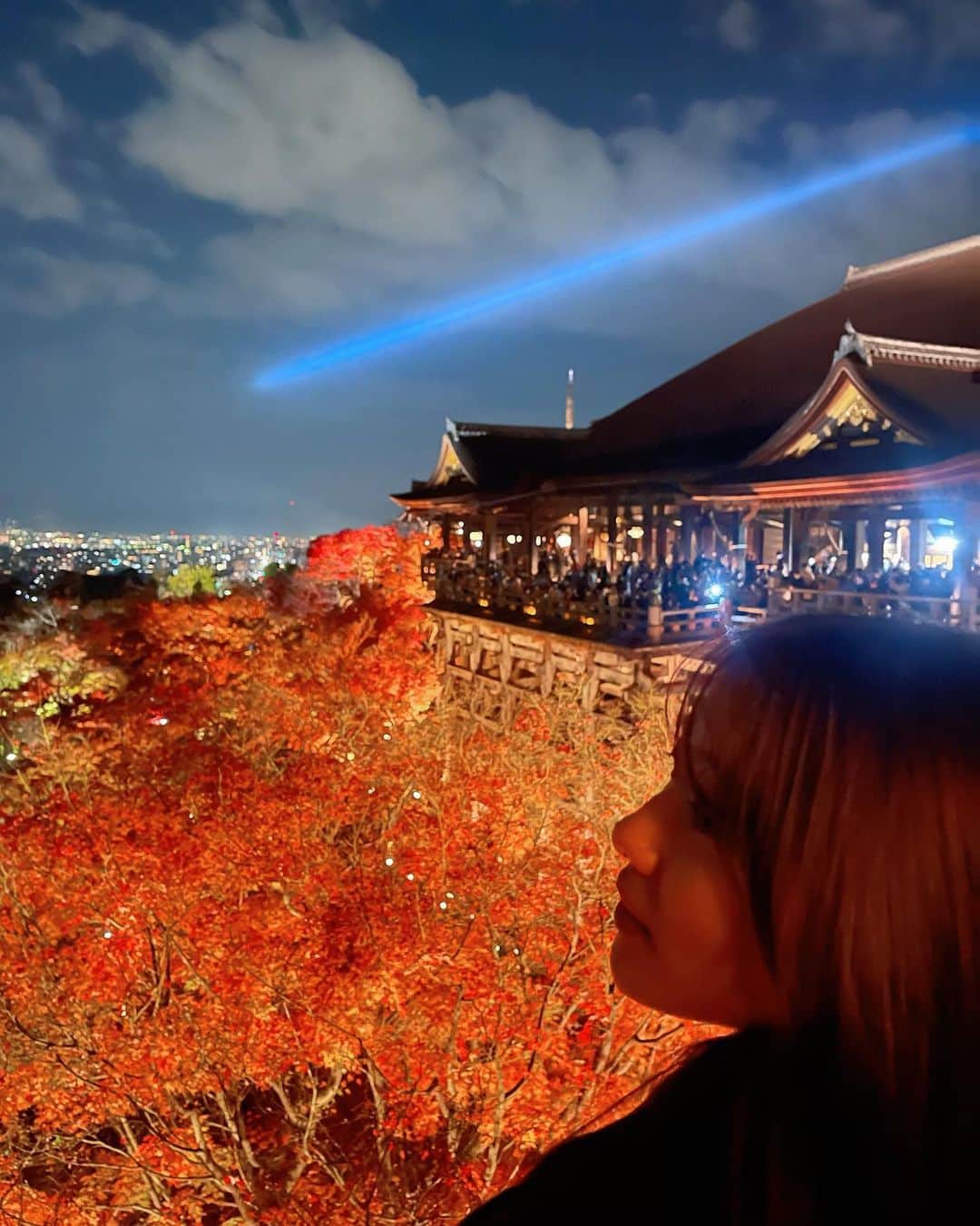丸山蘭奈のインスタグラム：「・ ちょっと前に、紅葉を見に京都へ🍁  何度も「綺麗〜」と言葉が漏れてしまうほど美しかったなあ🥲 今年は寒くなるのがあっという間だったけど、ゆったり秋を堪能できた1日でした🤍」