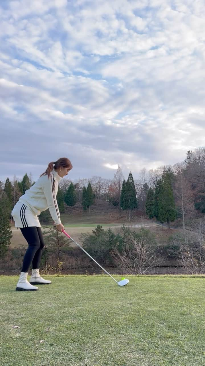 大倉ちなのインスタグラム：「お泊まりでホテル付きのゴルフ場❤️ 朝食付いてて最高なゴルフツアー だったんょ、今年打ち終わり🥺  #ゆっくり時間  #ゴルフ女子  #谷越え苦手 #golfstagram」