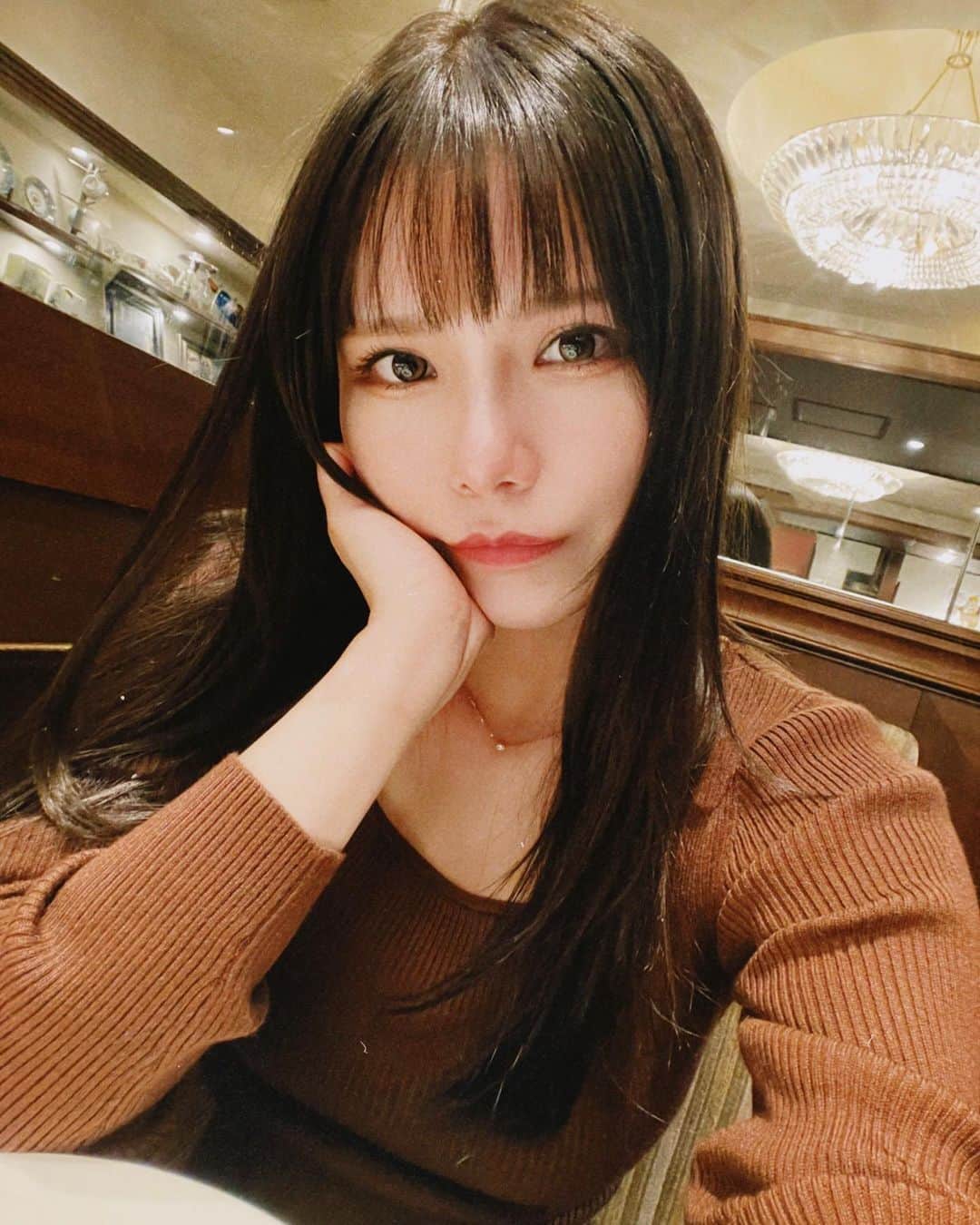 プラネットオシリスのインスタグラム：「. 💇🏻‍♀️✨ . #フィルムカメラ風」