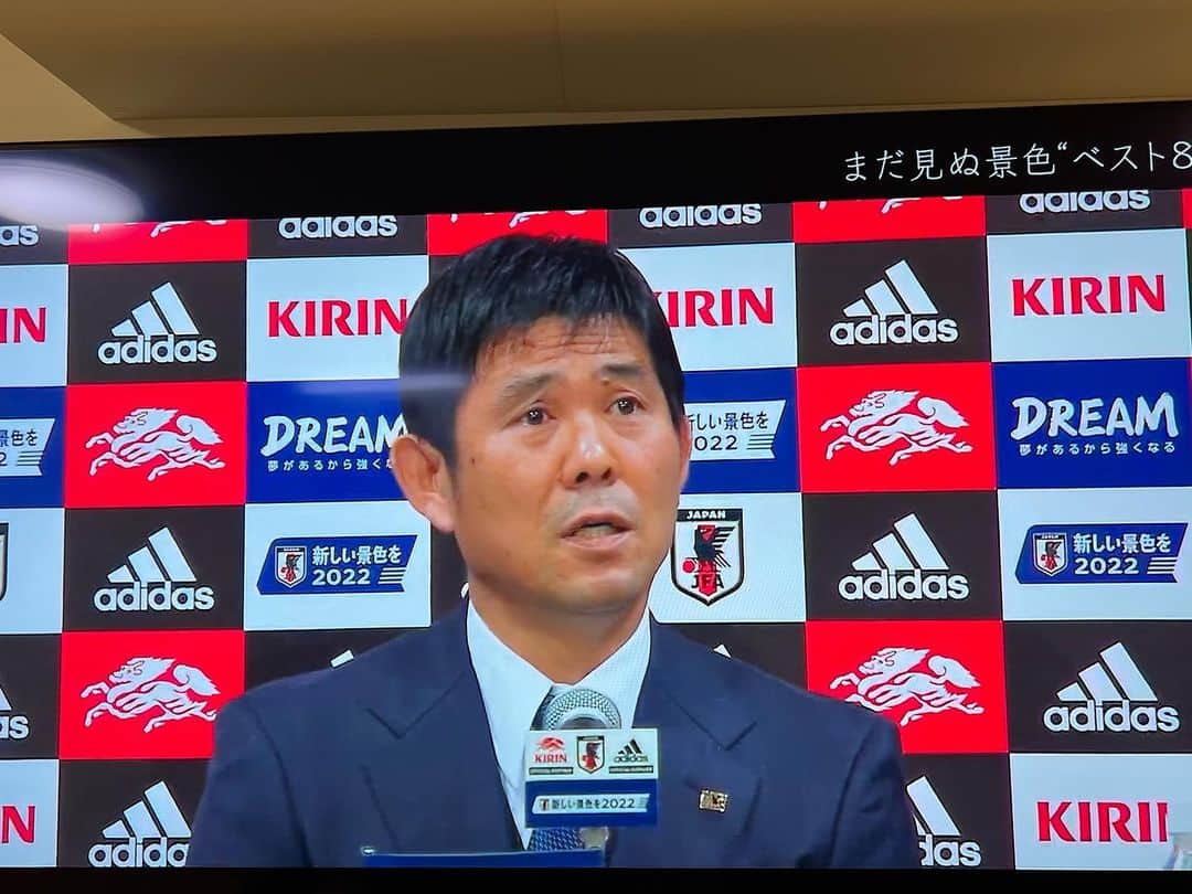 田中美佐子のインスタグラム：「まだ見ぬ景色へ！  皆さん、起きてますかー？  今日はAbemaです！ 本田さんの解説がいい！  #fifaworldcup」