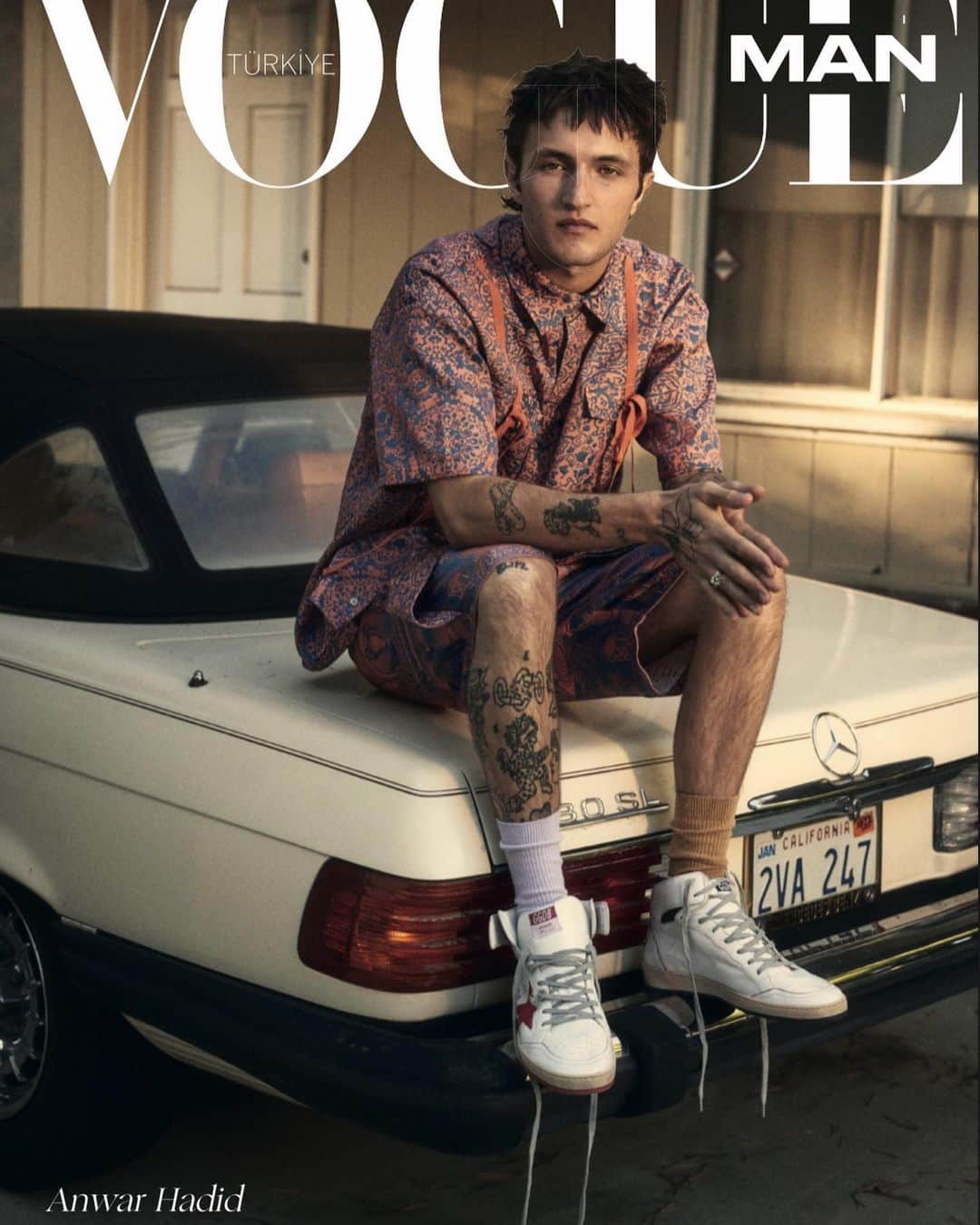 ヨランダ・ハディッドのインスタグラム：「❤️Proud of you and all that you do, my sonshine… @anwarhadid for @vogueturkiye photographed by @mschwartzphoto」