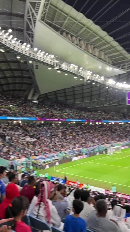 ロバート・アーンショウのインスタグラム：「Japan v Croatia LIVE」