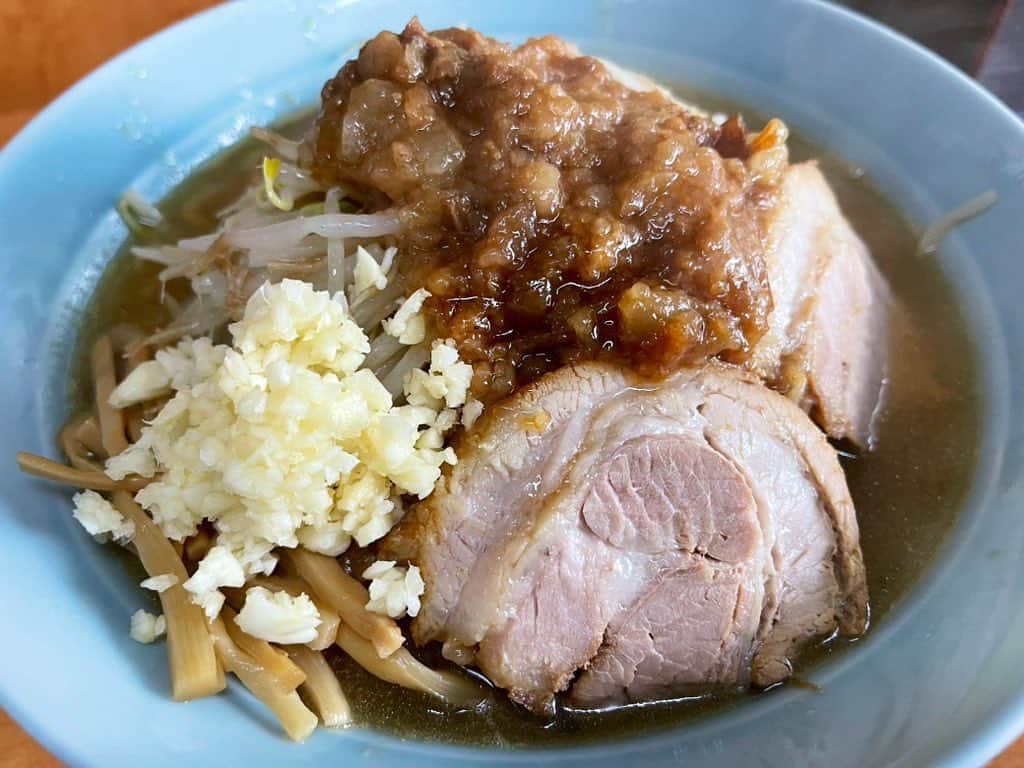モハメド・ヨネのインスタグラム：「#二郎系ラーメン  #立川マシマシロイヤルスープ  #ヘタレなもんで #コールは普通 #この顔で  #行く前に散々コールの練習してたのに #二郎初心者」