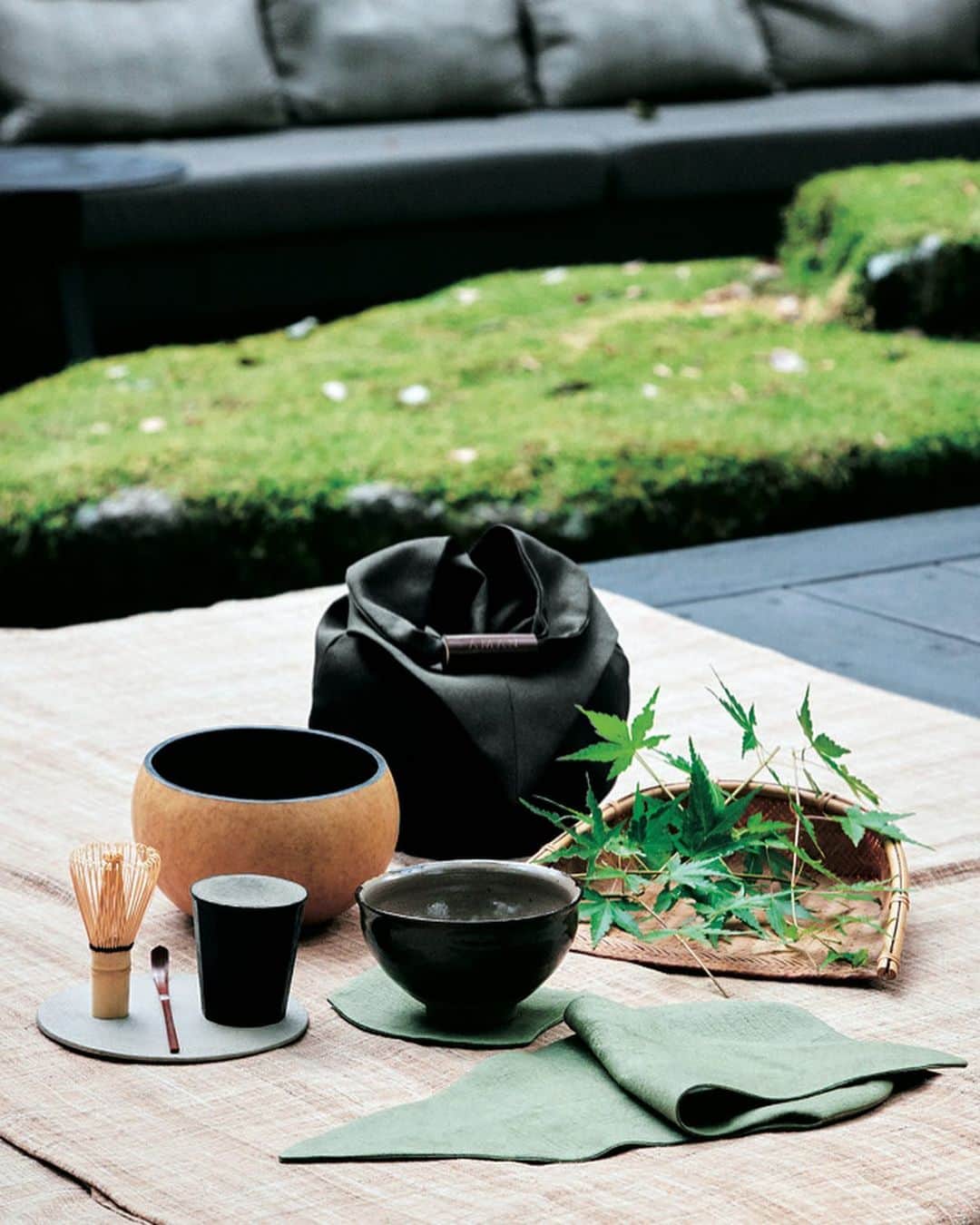 森星さんのインスタグラム写真 - (森星Instagram)「NODATE tea ceremony @aman_kyoto with Dairiku Amae.  Interview on my serial story for @25ansjp 🍵  Keep tradition contemporary. @tefutefulab」12月6日 11時48分 - hikari