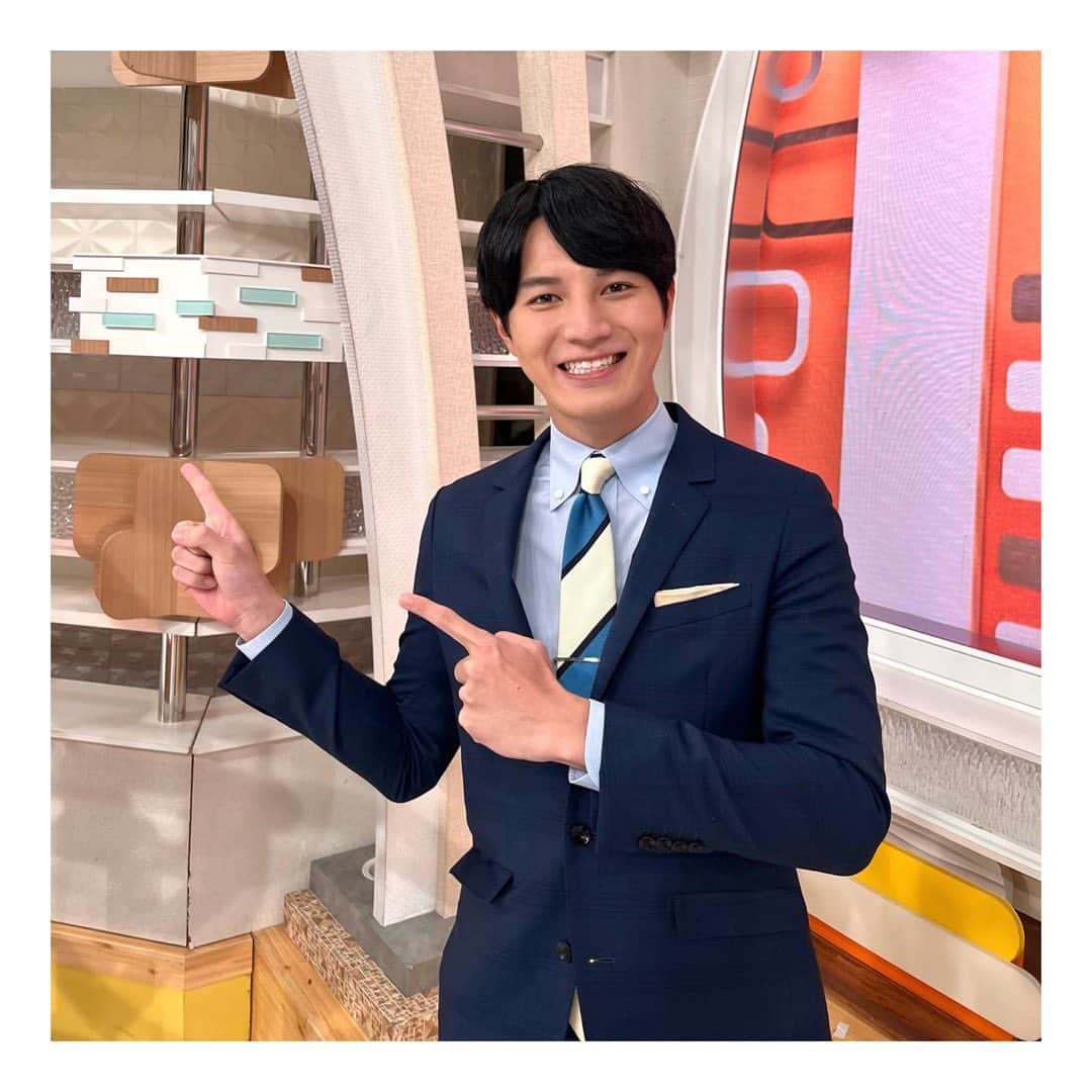 佐々木一真さんのインスタグラム写真 - (佐々木一真Instagram)「12月から節電要請が出ていることを受けて，スタジオの照明を一部落としてお伝えしています。  今朝の新聞コーナーは 日本代表を率いた森保監督の今後についてお伝えしました。 選手・スタッフの皆様 本当に本当にお疲れ様でした。 最後まで諦めない姿に勇気を貰いました。 たくさんの感動をありがとうございました。  着用ネクタイ→ @robertfraser_tie   #グッドモーニング #テレビ朝日 #ネクタイ #ネクタイコーデ  #佐々木一真」12月6日 12時29分 - kazuma_sasaki_