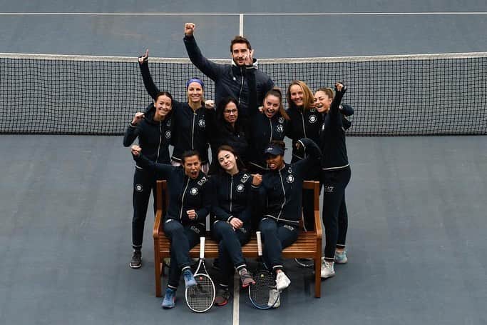 マンデイ・ミネラのインスタグラム：「Merci à cette équipe de choc pour encore une année inoubliable.❤️ 17 ans où j'ai l'honneur de jouer pour le @tennisclubdeparis et ça grace à notre capitaine @jeannec0105 🥰 vive le TCP!🤩」