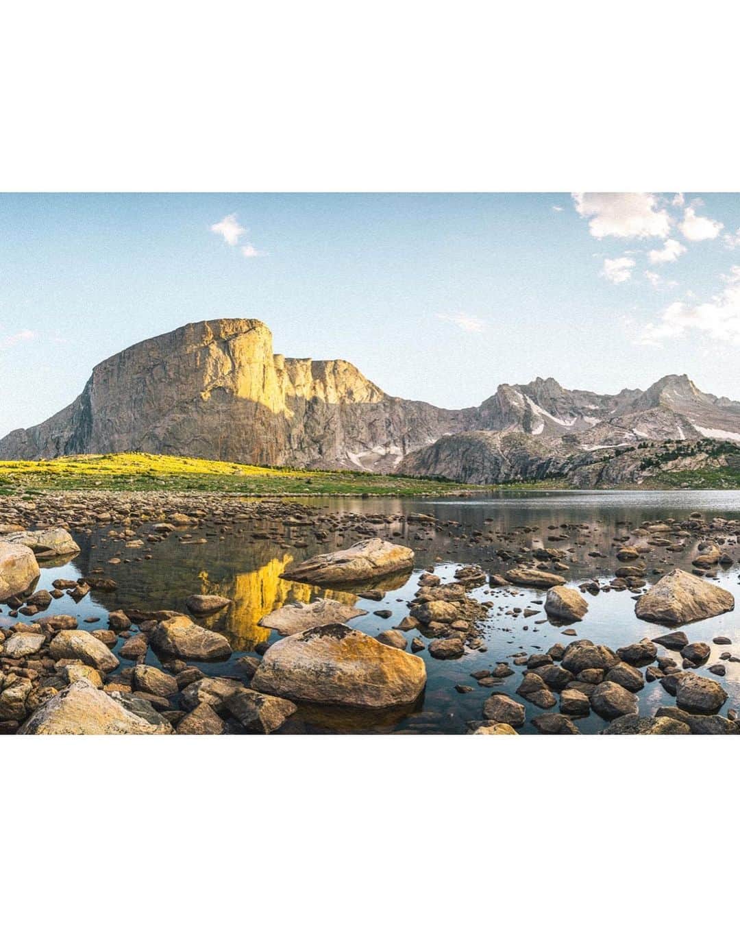 ティム・ケンプルさんのインスタグラム写真 - (ティム・ケンプルInstagram)「Deep in the hills of Western Wyoming’s Wind River Range is one of the most amazing remote big walls in the lower 48 — Mt. Hooker. ⁣ To have the opportunity to experience this place, this past summer, for the first time through the energy and stoke of @mattsegal and @jessehuey as they completed a multi-year journey to establish a new line up the middle of the wall was an absolute highlight of the year. Nice work boys and thanks for having me. 🙏💪🏽🙏  #camp4pix」12月6日 5時32分 - timkemple