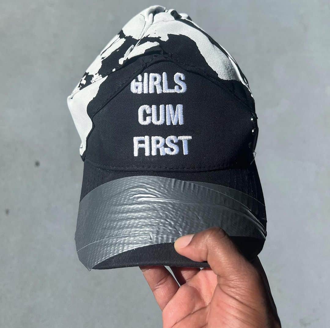 ミゲルのインスタグラム：「capsule SOLD OUT @s1c.la  More otw -M🔪🌹」