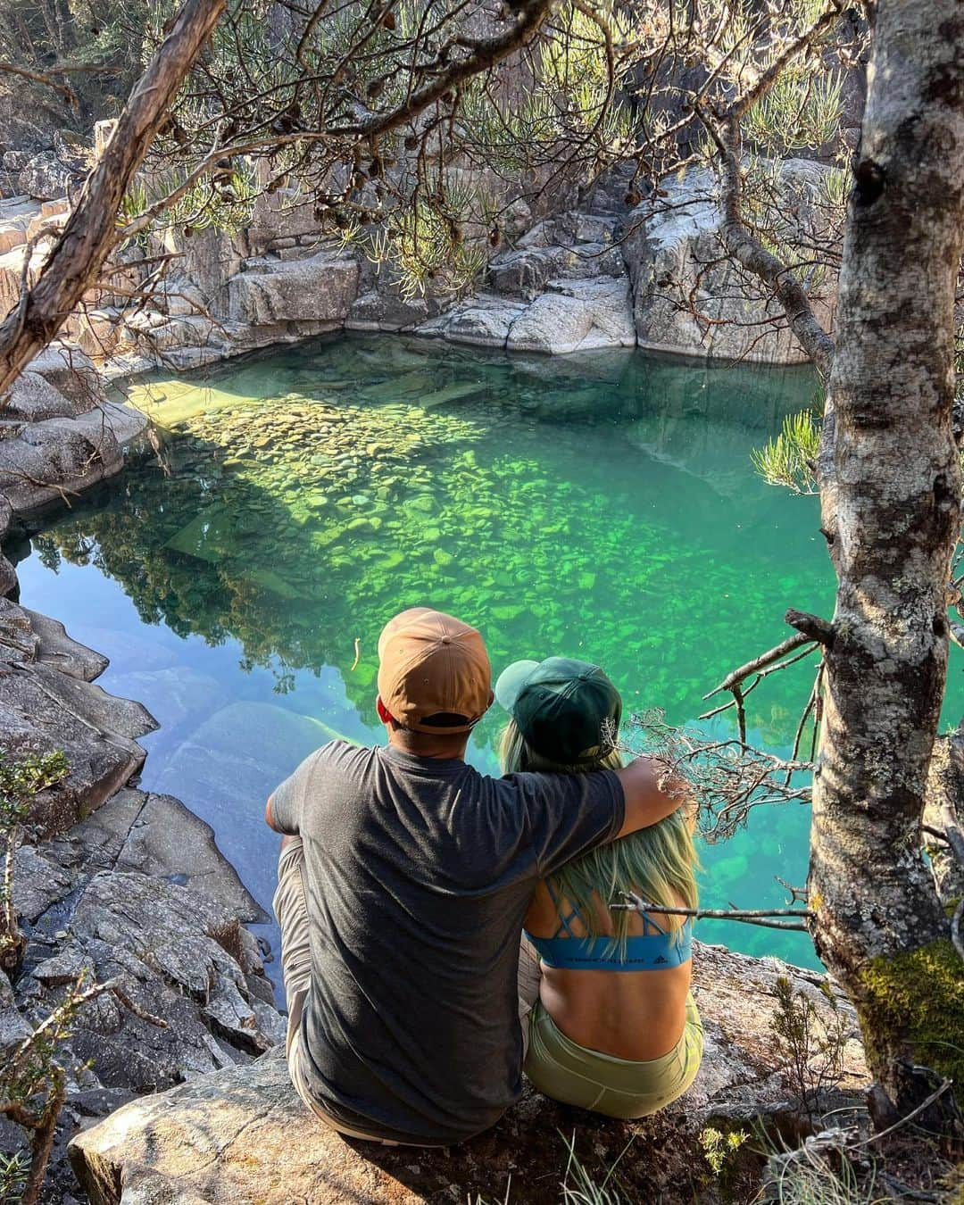 池田沙絵美のインスタグラム：「LET’S DIVE IN TOGETHER ☞☞2023😎🤙🏻 #tasmania #launceston @tasmania」