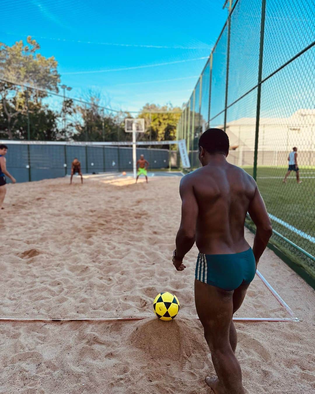 のインスタグラム：「Mlk fut ☀️」