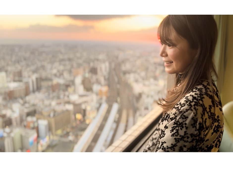 内山絵里加のインスタグラム：「・ ・ みなさん あけましておめでとうございます🎍 本年も、よろしくお願い申し上げます。 ・ 社会人になって初めての年末年始5連休。 なーんにもかんがえず、たべてたべてのんで。笑 とてもリフレッシュができました！ たまにはこういうゆるゆるした時間が大切ですね。 ・ きょうから仕事はじめです。 まずは、ふくわうちから🫶 改めて、今年も大好きな地元でお仕事ができることが 本当にありがく、幸せです。 関わるみなさん、応援してくださる皆さんへの感謝を忘れず それから、自分も大切にしつつ ぴょんと心躍るまいにちを すごしてゆきたいと思います🐇♩ みなさんにも、たくさん福がありますように..🫶 ・ #浜松 #静岡 #仕事始め #うさぎ年 #卯年」