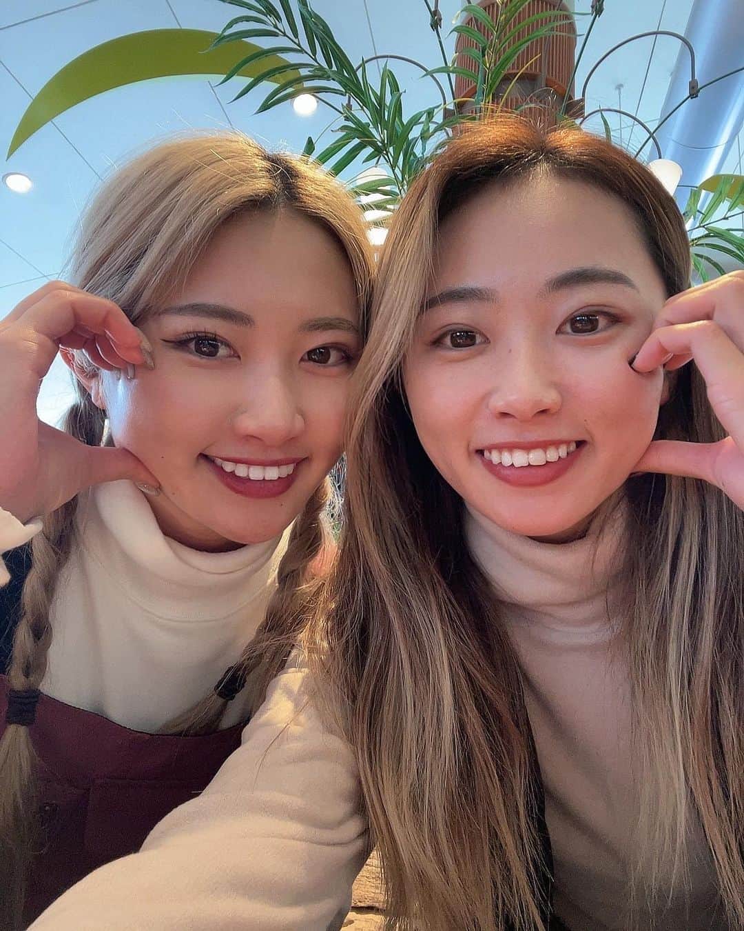 安田祐香さんのインスタグラム写真 - (安田祐香Instagram)「このあいだ家族でスキーに行ってきました🎿 お姉ちゃんはいつも面白くて優しいです😂  アイウェアはオークリーなのですが、曇りでも晴れでもとても見やすくて目が全然疲れませんでした👀  オフの期間しっかりトレーニングして過ごしていきたいと思います😀😀」1月4日 10時34分 - oo_______yuka