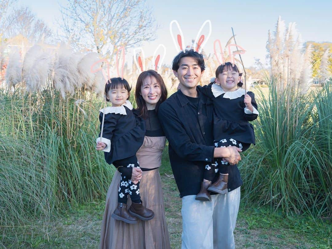 加藤千暁のインスタグラム：「あけましておめでとうございます🎍 今年もよろしくお願いします✨ #謹賀新年#2023#卯年」