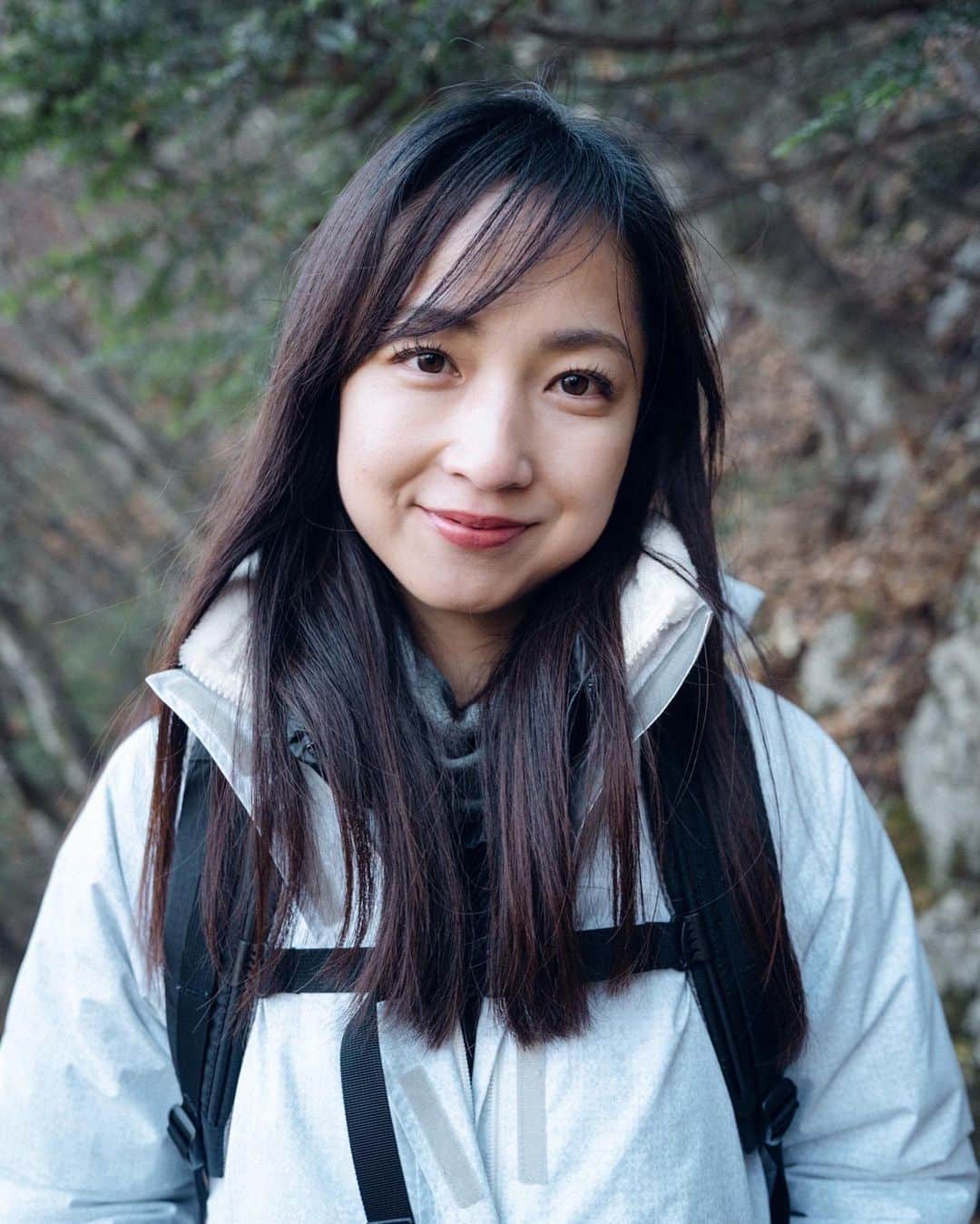 大慈弥レイのインスタグラム：「新年あけましておめでとうございます🎍 ⁡ ⁡ 今年も鋸山で新しい年を迎えました。 除夜の鐘の響きの中で煩悩をぬぐいさっている最中、流れ星を見ました。 オリオン座の中にすーっとひと筋の光。 あっという間すぎて願い事はできなかったけれど、きっといい年になる気がしています。 ⁡ ⁡ "素直に生きる" が目標です。 ⁡ ⁡ ⁡ みなさんにとっても素敵な1年になりますように✨  #happynewyear2023  #山は山でも写真は山登り」
