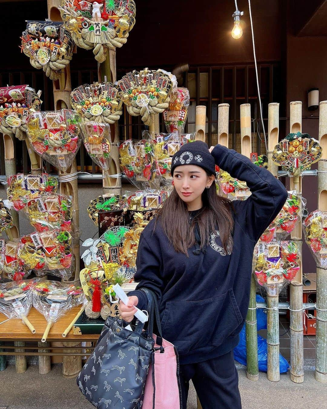 南杏奈のインスタグラム：「🎍新年明けまして 　　　　　　　　　おめでとうございます⛩  旧年中は母子共に大変お世話になりました✨  本年もどうぞ宜しくお願い申し上げます🐇💕  今年も子育てとプライベートを充実させながら インスタの更新がんばります🤍  #happynewyear #2023」