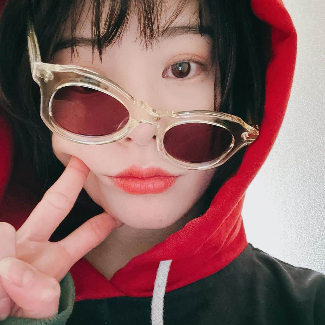 ほな・いこかのインスタグラム：「あけましたー？ 今年もよろしくでーす。ういーっす。」