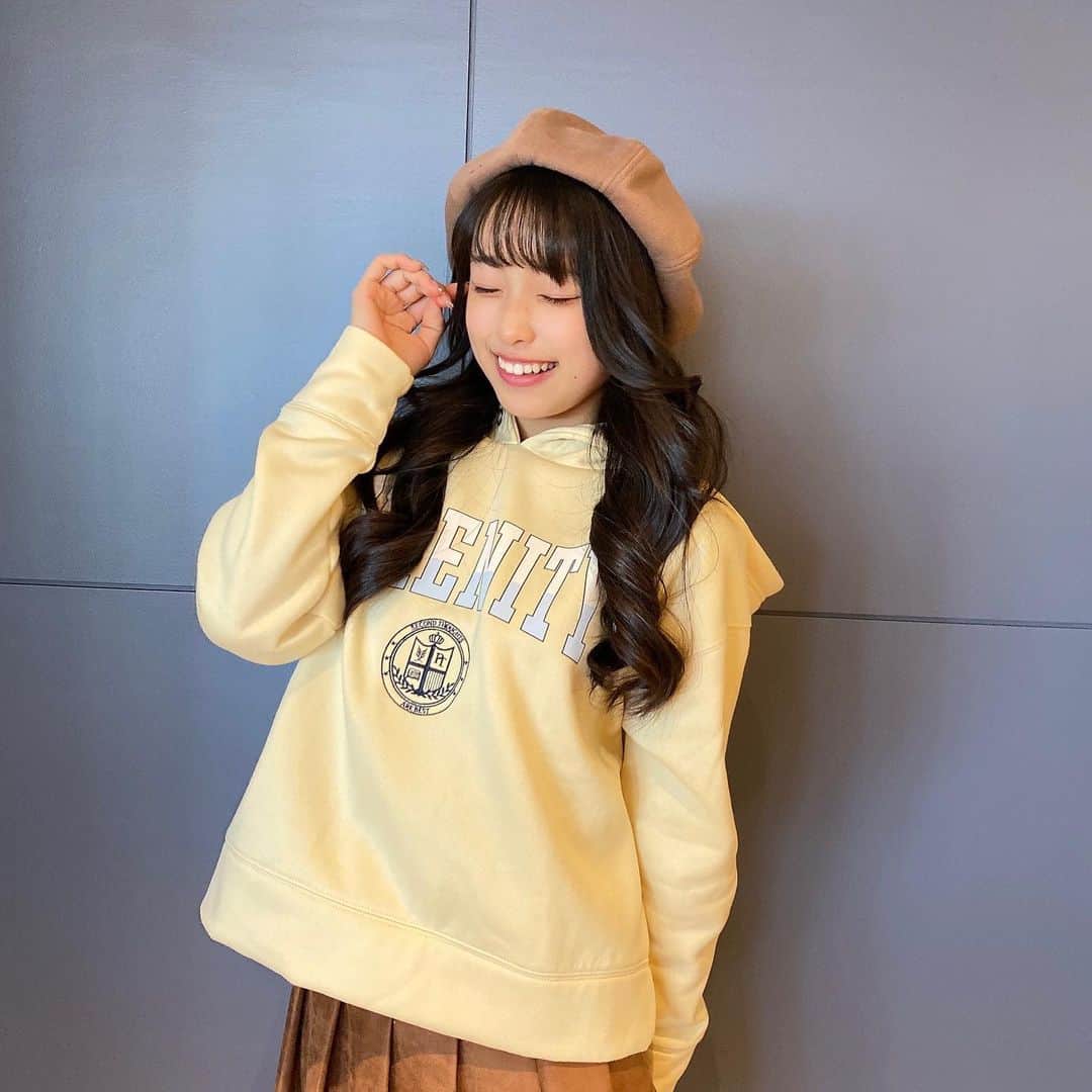 PINK-latte TV (ピンクラテTV) 公式さんのインスタグラム写真 - (PINK-latte TV (ピンクラテTV) 公式Instagram)「【💘 2022 PINK-latte 💘】  2022年も今日で終わりだね🥺 みんなは今年どんな1年だった〜？🥰 （コメント欄でたくさんお話しよ♥）  今年はインスタの投稿数が減っちゃって ごめんなさい😭😭😭 たまに投稿してもみんなたくさんコメントくれて めっっっちゃ嬉しかったよ〜〜🥺💕💕  来年もピンクラテTVをどうぞよろしくお願いいたします🥰♥ 良いお年を〜！！！ ____  #オフショ #オフショット #未公開カット #YouTube #jc3 #jc2 #js6 #jc #ピンクラテ #ピンクラテtv」12月31日 17時18分 - pinklatte_tv